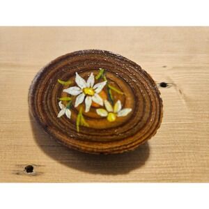 Vintage WOODEN Hand-painted WHITE AND YELLOW‎ Flowers Lacquered BROOCH 2 Inches